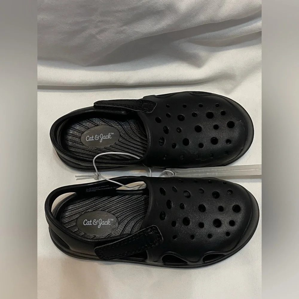 Target Black Kids Water Shoes size 11